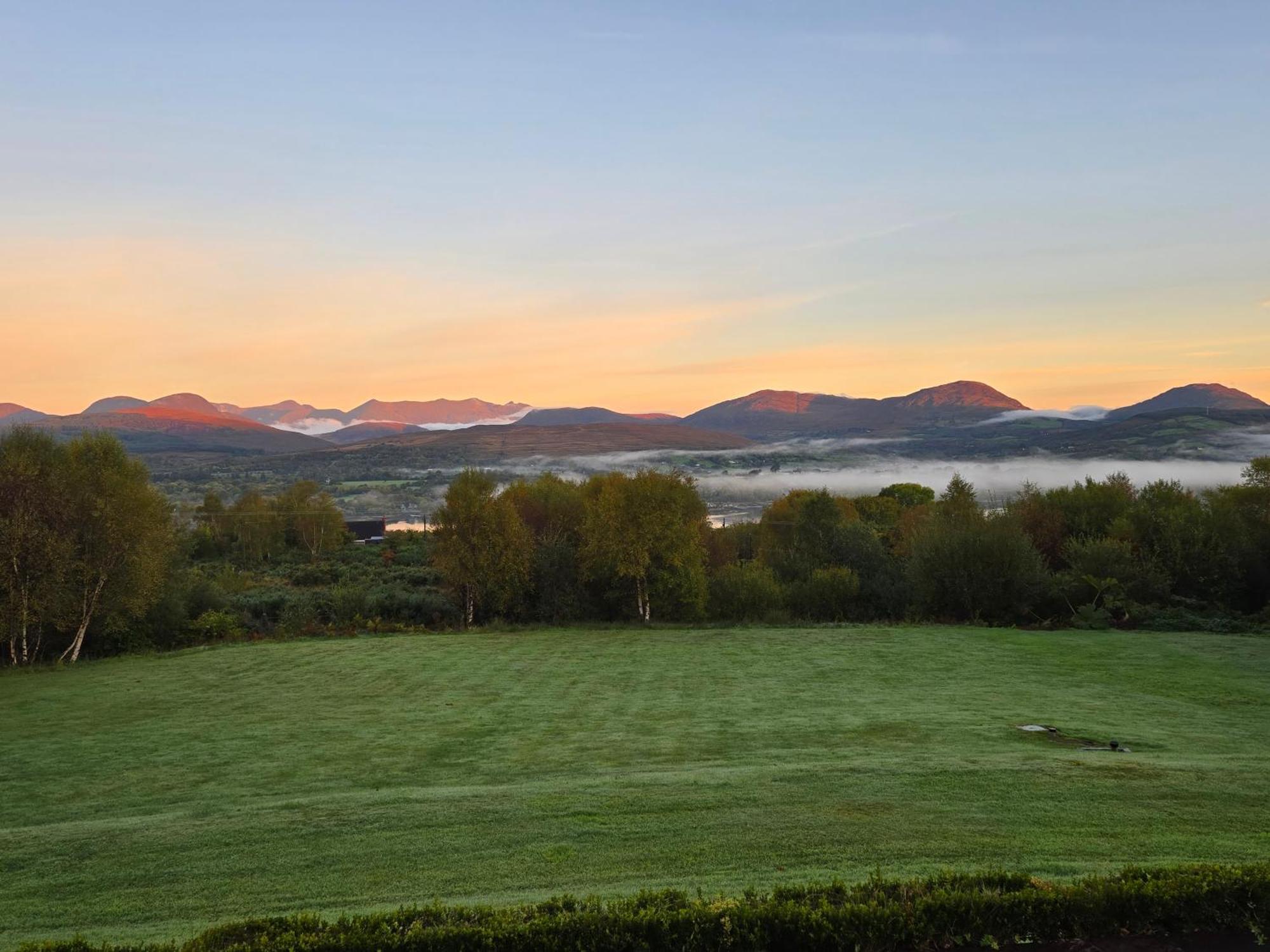 Misty Bay - Kenmare Hotel Exterior foto